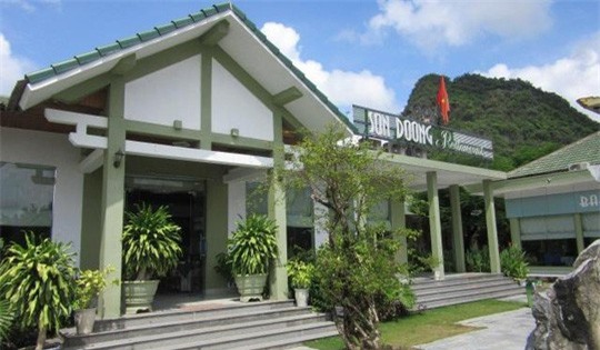 Giám đốc Trung tâm du lịch bị chủ nhà hàng đặt mìn doạ giết