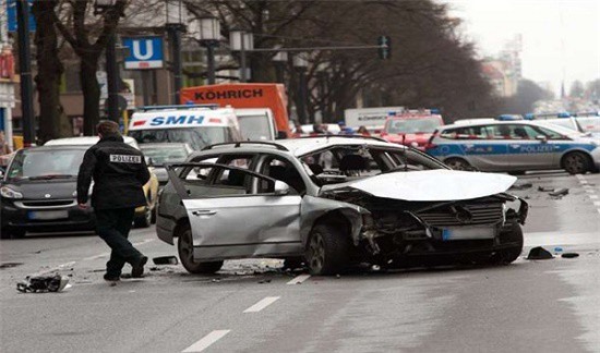 Ô tô đột ngột phát nổ kinh hoàng, một người tử vong tại chỗ