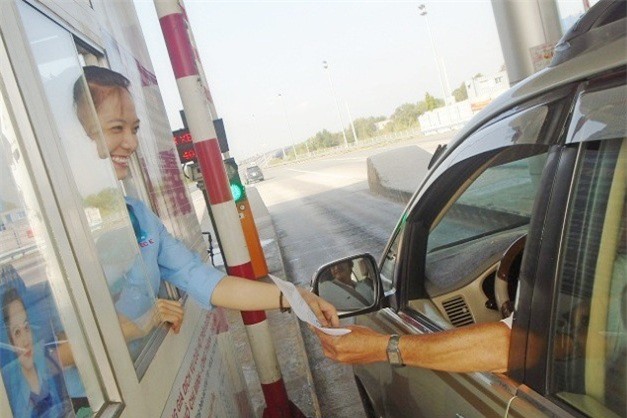 Từ chối phục vụ 320 xe quá tải trên cao tốc