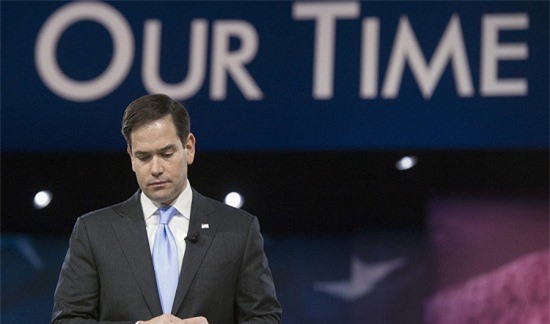 Bầu cử Tổng thống Mỹ: Một đối thủ của Donald Trump lại bỏ cuộc