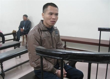 Đâm bạn gái liên tiếp vì níu tình bất thành