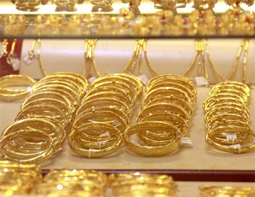 Giá vàng hôm nay (17/3): Vàng SJC tăng mạnh 200.000 đồng/lượng