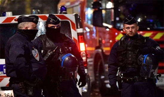 Pháp lại bắt giữ 4 kẻ âm mưu khủng bố thủ đô Paris