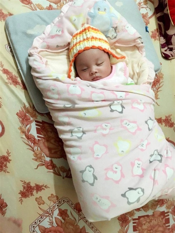 Tìm người mẹ bỏ rơi con sơ sinh cùng 1,5 triệu đồng