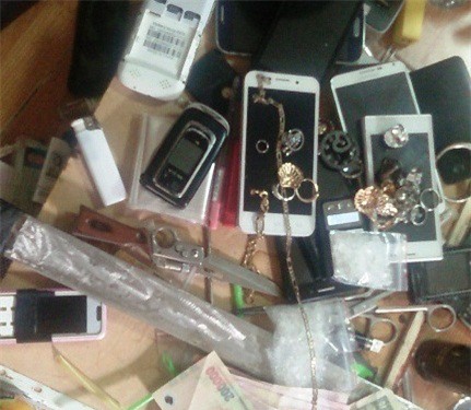 Hàng trăm cảnh sát bao vây khách sạn, bắt tội phạm Sài Gòn