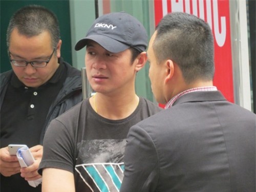 Nghẹn ngào cùng người nhà Trần Lập nuốt nước mắt lo tang lễ