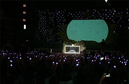 5.000 bạn trẻ TP.HCM hưởng ứng giờ trái đất 2016