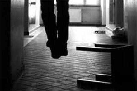 Để lại thư tuyệt mệnh, thầy hiệu phó treo cổ tự tử trong trường