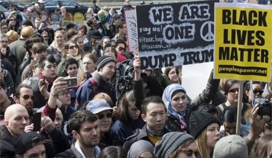 Mỹ: Nghẽn mạch giao thông vì biểu tình phản đối Donald Trump