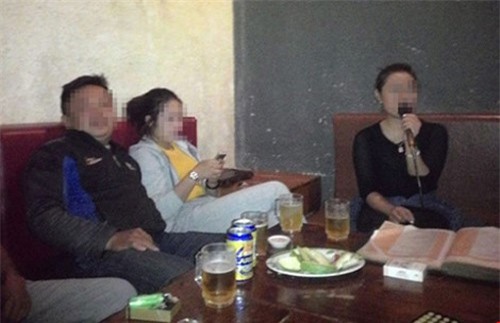 Nghi án cô dâu ôm vàng 'cao chạy xa bay' sau tiệc cưới