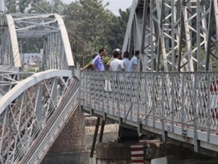 Sập cầu Ghềnh: Đã chuyển hơn 5.200 hành khách an toàn
