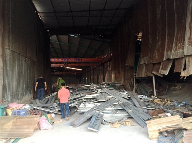 TP. HCM: Giàn giáo sập đè 2 công nhân tử vong