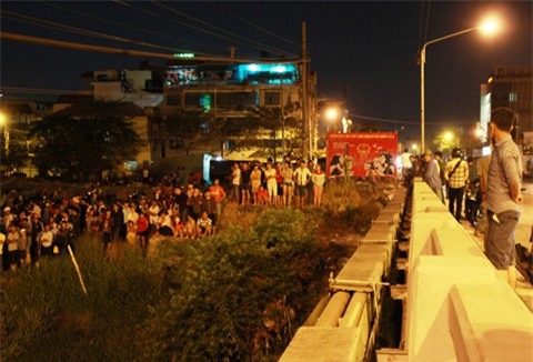 TPHCM: Cảnh sát trắng đêm mò tìm đôi nam nữ nhảy cầu tự tử 