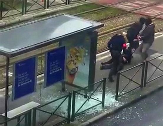 Cảnh sát Bỉ nổ súng, bắt nghi phạm khủng bố ở Brussels