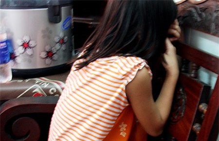 Cởi quần dâm ô, 'ông lão' bị bé gái đạp mạnh bỏ chạy