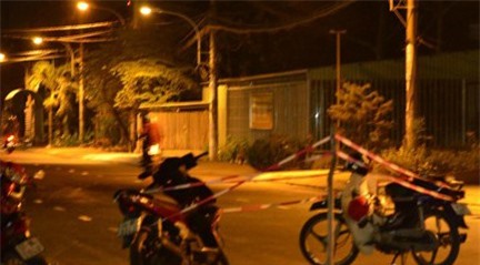 Nam thanh niên đi bộ trên đường bị "quây" đâm gục trong đêm