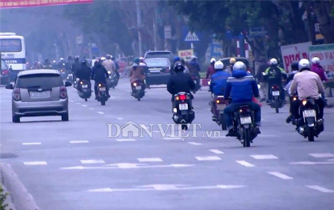 Chấn chỉnh tình trạng ‘xe máy xi nhan sang trái nhưng vẫn đi thẳng’ ở Hải Phòng