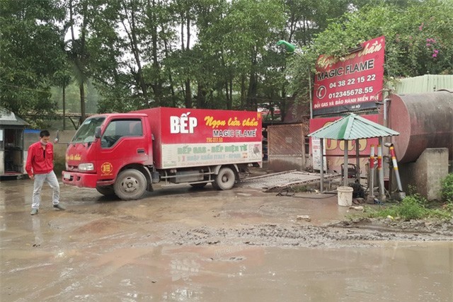 Phát hoảng với “kho bom” dưới cầu Thanh Trì: Cảnh sát xuống kiểm tra phải gửi… công văn