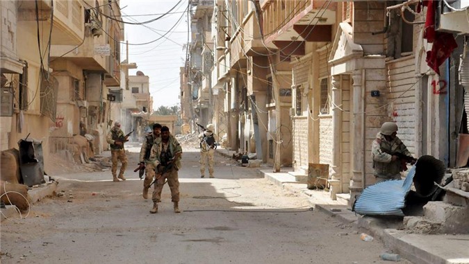 Thừa thắng ở Palmyra, quân chính phủ Syria đẩy mạnh tấn công IS