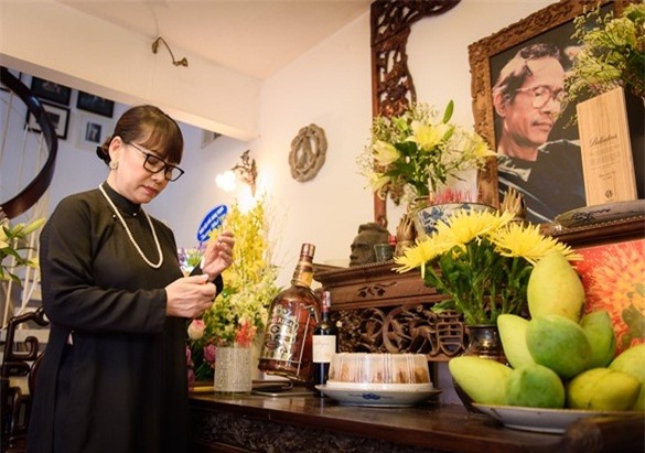 Người hâm mộ tưởng nhớ, thăm nhà Trịnh Công Sơn