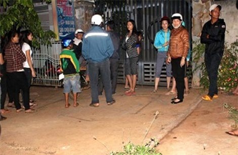 Tá hỏa phát hiện xác chết phân hủy trong phòng trọ