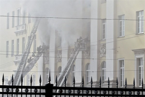 Toà nhà Bộ Quốc phòng Nga bị cháy