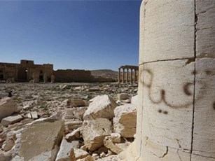 IS chôn hàng nghìn quả mìn ở thành cổ Palmyra trước khi rút quân