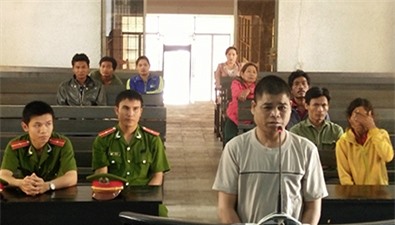 Gã chồng đồi bại nhiều lần hiếp dâm con riêng của vợ lãnh án