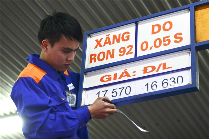 Giá xăng tiếp tục tăng từ 17h chiều nay (5/4)