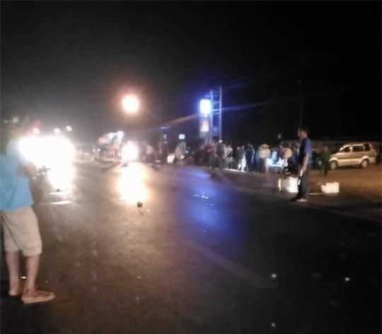 Bàng hoàng nhóm thanh niên đua xe tông nhau, 2 người tử vong