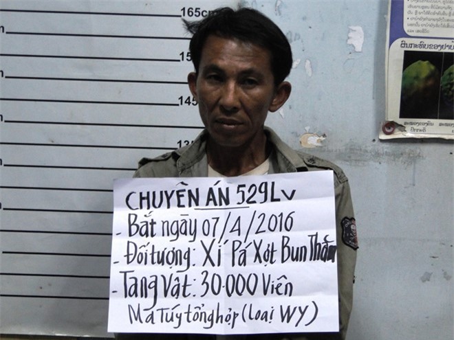Bắt người Lào vận chuyển hàng chục nghìn viên ma tuý tổng hợp