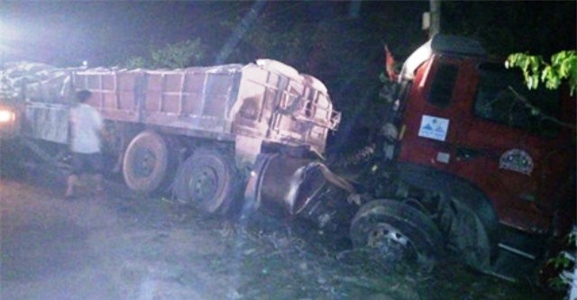 Hai ô tô tông nhau trên Quốc lộ 1A, nhiều người bị thương