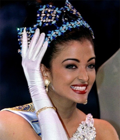 Hoa hậu "đẹp nhất mọi thời đại" có tên trong Hồ sơ Panama?