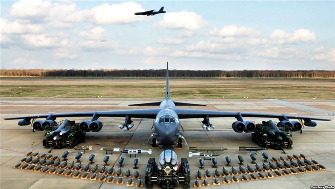 Mỹ điều 'pháo đài bay' B-52 tới Trung Đông ném bom xóa sổ IS