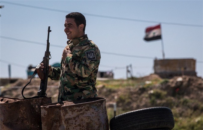 Nga giúp ông Assad tái chiếm thành phố lớn thứ hai Syria