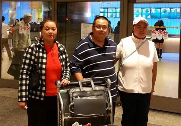 Minh Béo xúc động, khóc nức nở khi anh chị vào thăm