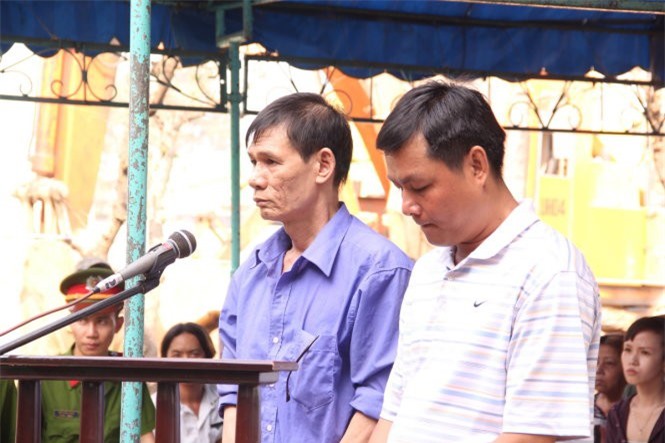 Tước dao rồi đâm tới tấp đối thủ đến tử vong