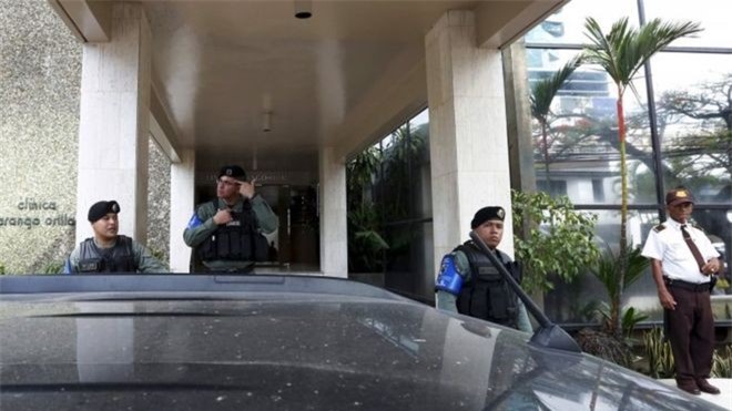 Cảnh sát Panama "bao vây" công ty luật Mossack Fonseca