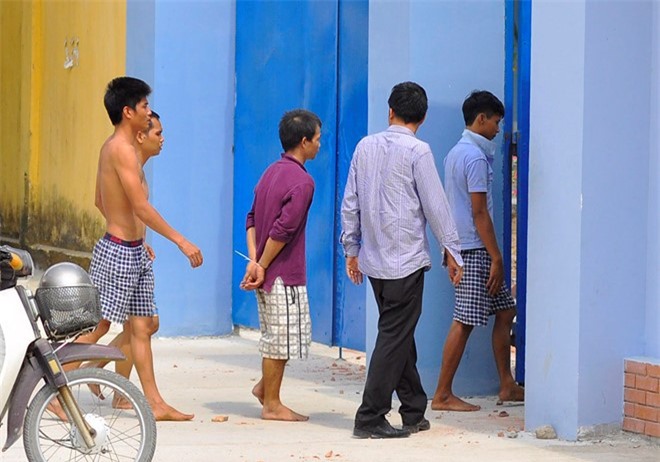 Học viên cai nghiện trốn trại ra ngoài cướp bóc, dọa giết người