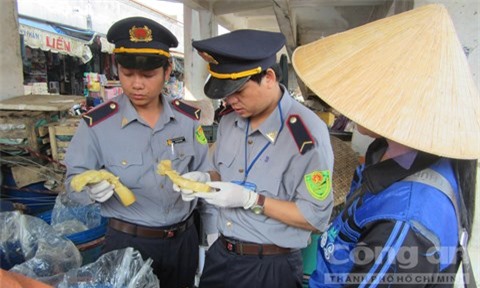 Quảng Trị: Thu giữ 1 tấn măng nhuộm chất vàng ô 