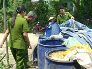 "Chặn đứng" hai tấn măng bốc mùi hôi thối chuẩn bị mang ra tiêu thụ