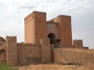 IS điên cuồng "hủy diệt" cổng thành 2.000 năm tuổi ở Iraq