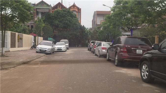 TP. Hưng Yên: Sân vận động phường “hô biến” thành quán cafe, phòng tập gym