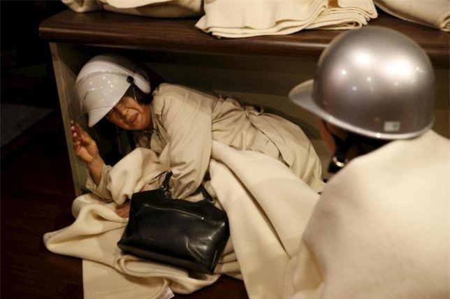 Động đất mạnh 7,4 độ richter, Nhật Bản phát cảnh báo sóng thần