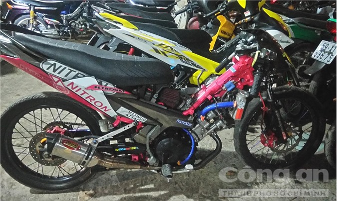 Phá vụ đua xe trái phép trên cầu Rạch Chiếc 2, bắt giữ nhiều xe 'độc'