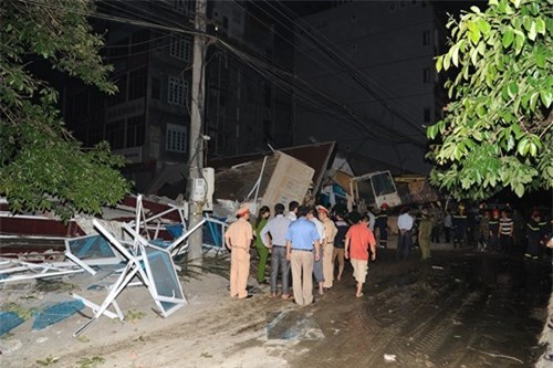 Cao Bằng: Nhà 5 tầng đổ sập, 3 người chết trong đống đổ nát