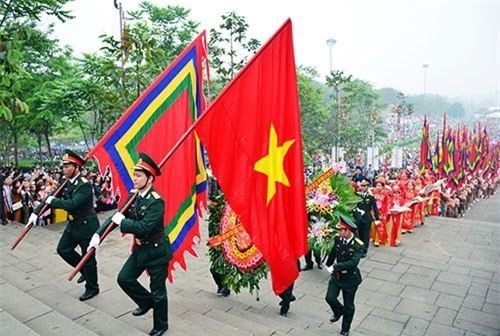 Tổng Bí thư Nguyễn Phú Trọng dâng hương tưởng niệm các Vua Hùng