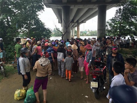 Sốc sau khi khám bệnh, một phụ nữ gieo mình xuống sông tự tử