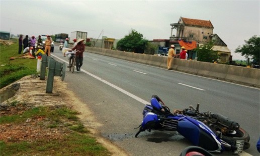 Tài xế ô tô tông chết thiếu niên rồi điên cuồng bỏ trốn