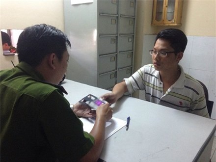 Thiếu tiền mua ô tô, gọi nhân viên giao vàng đến nhà để cướp